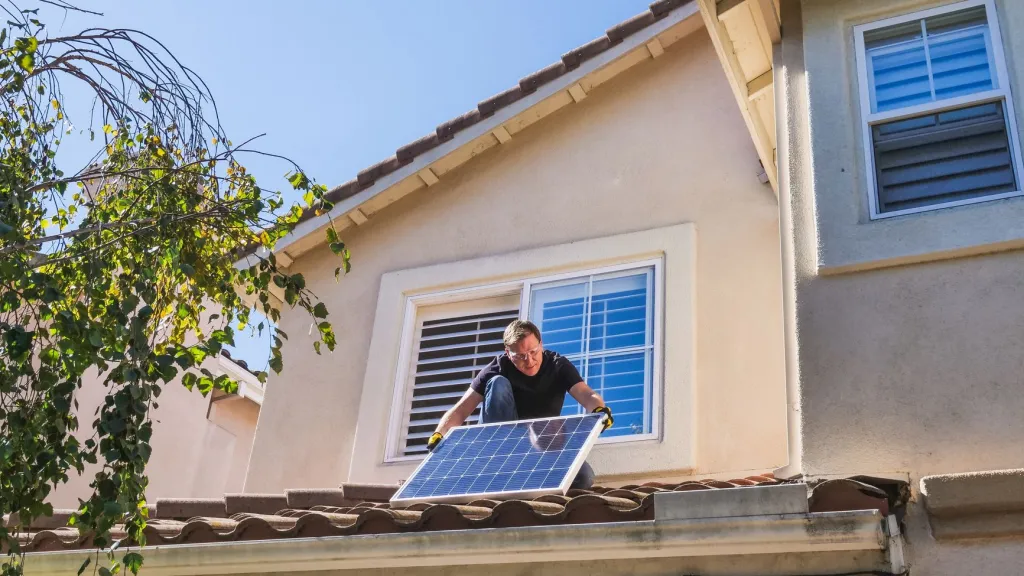 Aydın'da ADM Elektrik Tarifeleri Karşısında Çatı GES Avantajları — güneş enerjisi