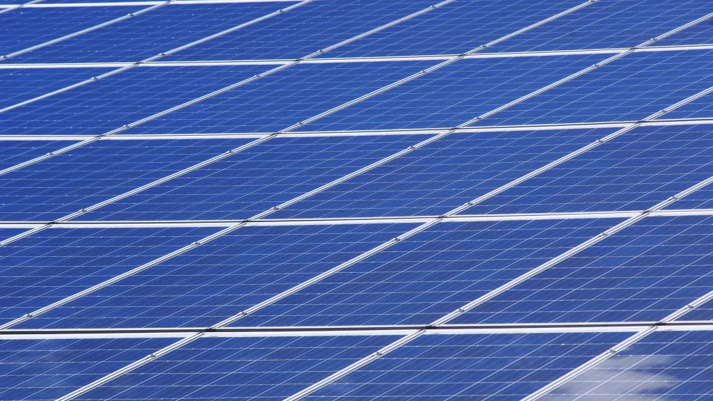 Güneş Paneli Günde Ne Kadar Elektrik Üretir?
